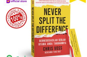 Buku Bisnis Negosiasi Never Split the Difference