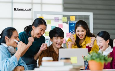 Tren Bisnis 2025: Dari Live Commerce hingga Subscription Model Tren Bisnis 2025: Dari Live Commerce hingga Subscription Model