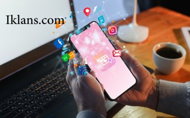 Perbedaan Pendekatan Iklan untuk Produk Fisik dan Digital