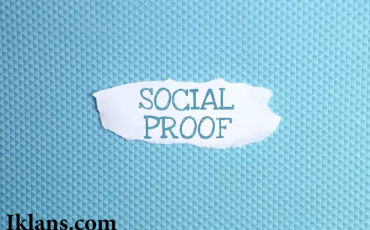 Social Proof: Mengapa Orang Mengikuti Keputusan Orang Lain?